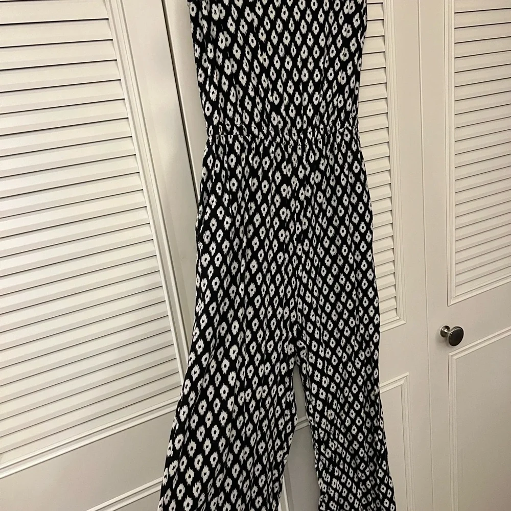 patterned jumpsuit 〰️ - Picture 2 of 3
